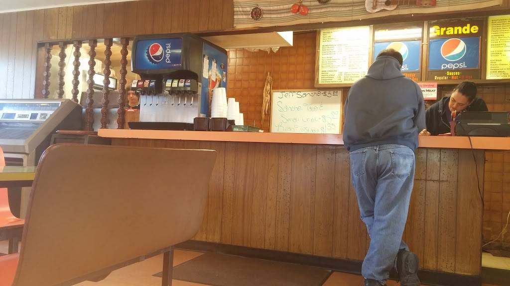 Fiesta Grande | restaurant | 600 E 4th Ave, Hutchinson, KS 67501, USA | 6206627351 OR +1 620-662-7351
