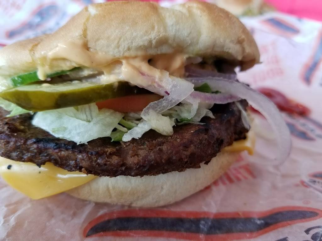 Harveys | restaurant | 2380 Wyandotte St W, Windsor, ON N9B 1K4, Canada | 5199737844 OR +1 519-973-7844