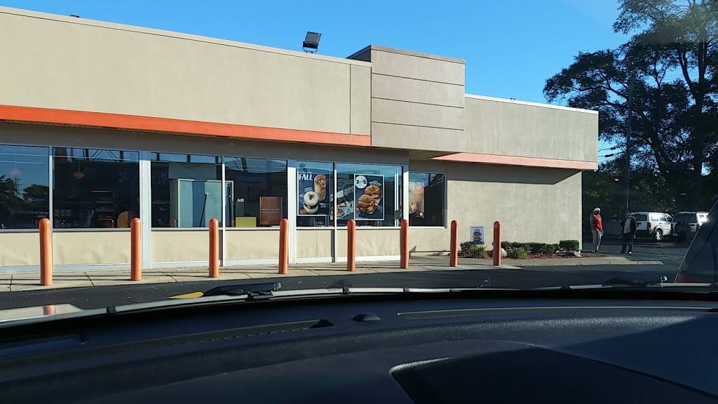 Dunkin | bakery | 24740 Telegraph Rd, Southfield, MI 48034, USA | 2483528447 OR +1 248-352-8447
