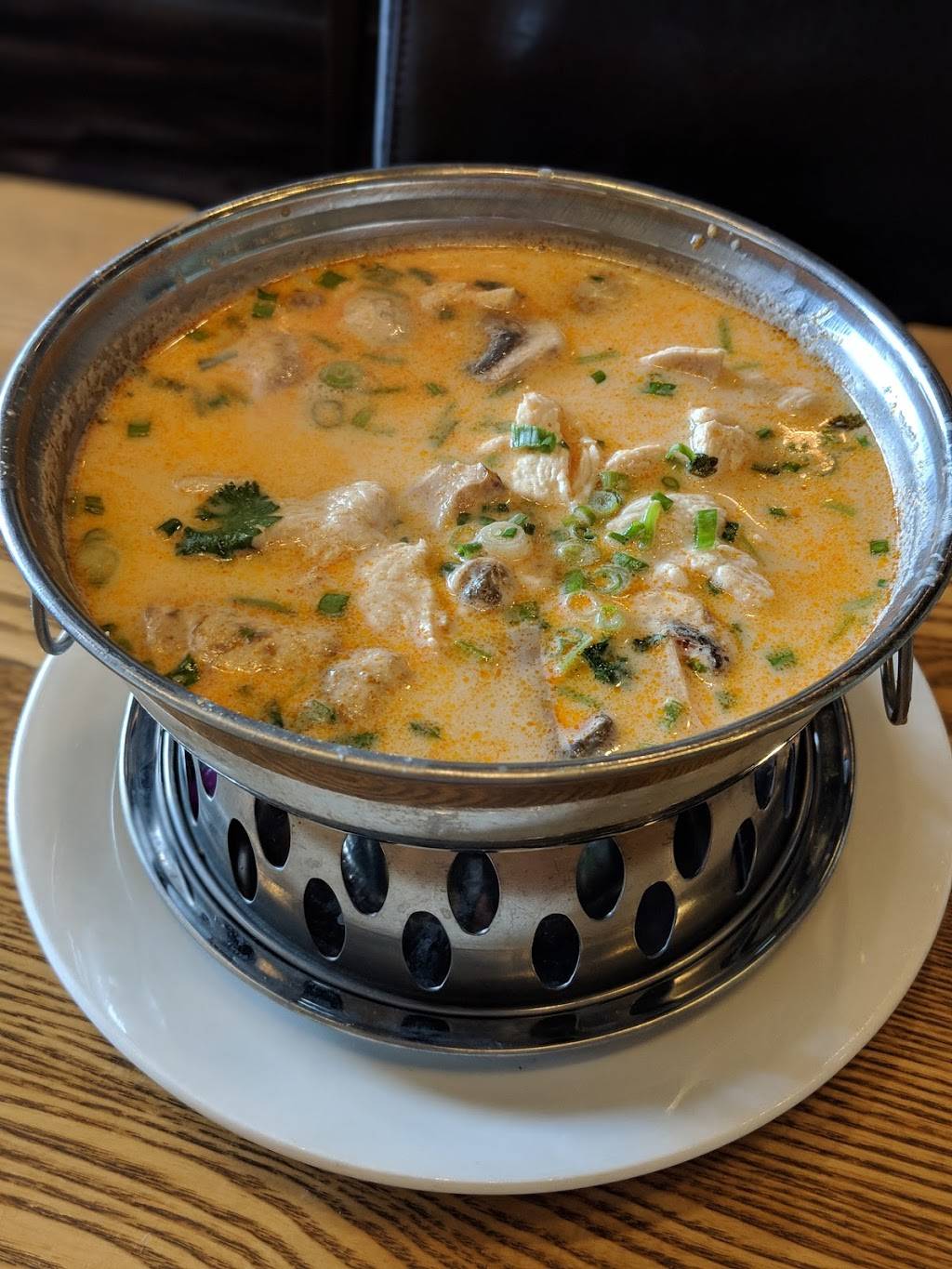 Basil Thai Cuisine | restaurant | 9921 Hamilton Ave, Huntington Beach, CA 92646, USA | 7149682717 OR +1 714-968-2717