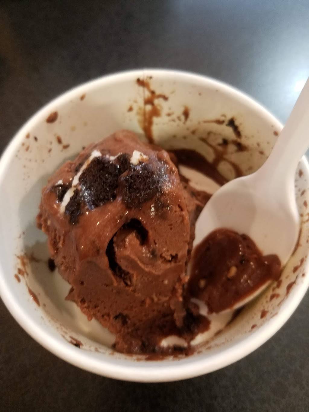 Heres The Scoop Homemade Ice Cream | restaurant | 818 E New Haven Ave #102, Melbourne, FL 32901, USA | 3213124257 OR +1 321-312-4257