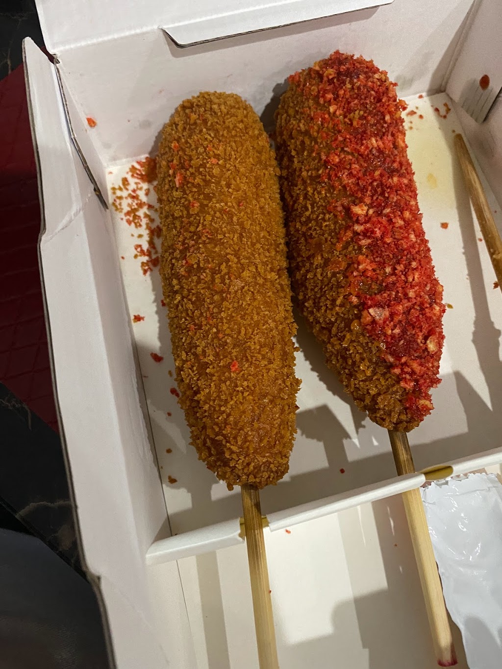 Two Hands Corn Dogs | restaurant | 3880 Irving Mall, Irving, TX 75062, USA | 9722523886 OR +1 972-252-3886