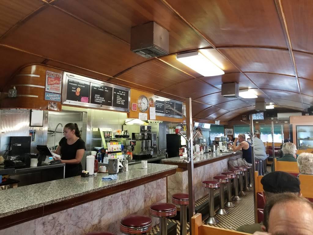 Miss Florence Diner | restaurant | 99 Main St, Florence, MA 01062, USA | 4135843137 OR +1 413-584-3137