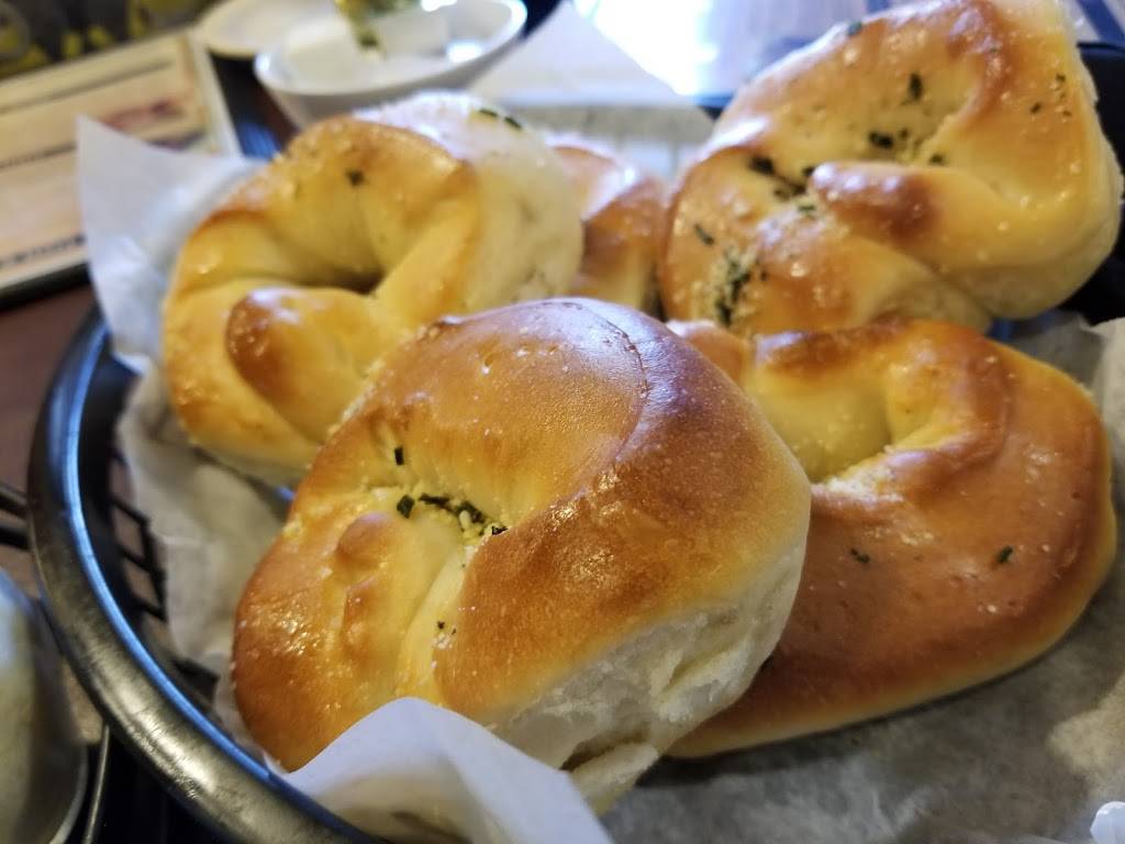 Paps Italian Grill | restaurant | 632 TX-16, Bandera, TX 78003, USA | 8307969400 OR +1 830-796-9400