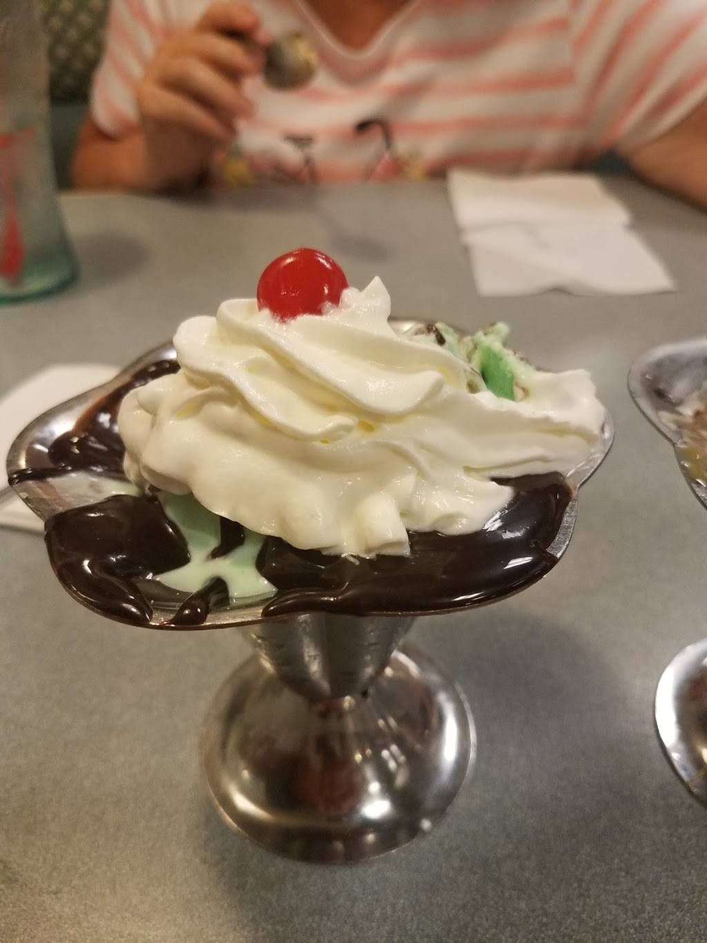 Friendlys | restaurant | 1011 E Eau Gallie Blvd, Melbourne, FL 32937, USA | 3217775035 OR +1 321-777-5035