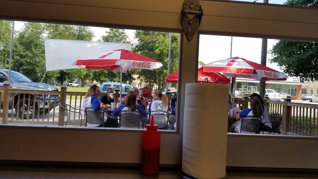 Midtown MeMes | restaurant | 235 W 3rd St, Jackson, GA 30233, USA | 7705043299 OR +1 770-504-3299