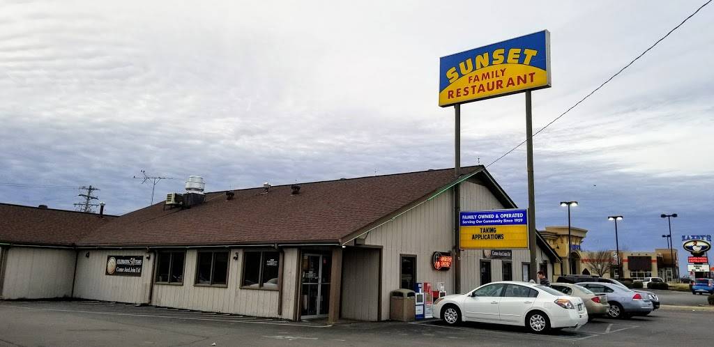 Sunset Restaurant | restaurant | 640 S Cumberland St, Lebanon, TN 37087, USA | 6154449530 OR +1 615-444-9530