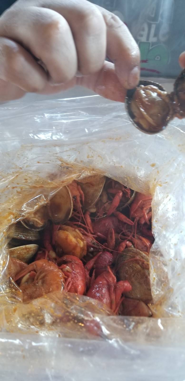 The Kickin Crab | restaurant | 482 N Main St Ste 102, Corona, CA 92880, USA | 9512561495 OR +1 951-256-1495