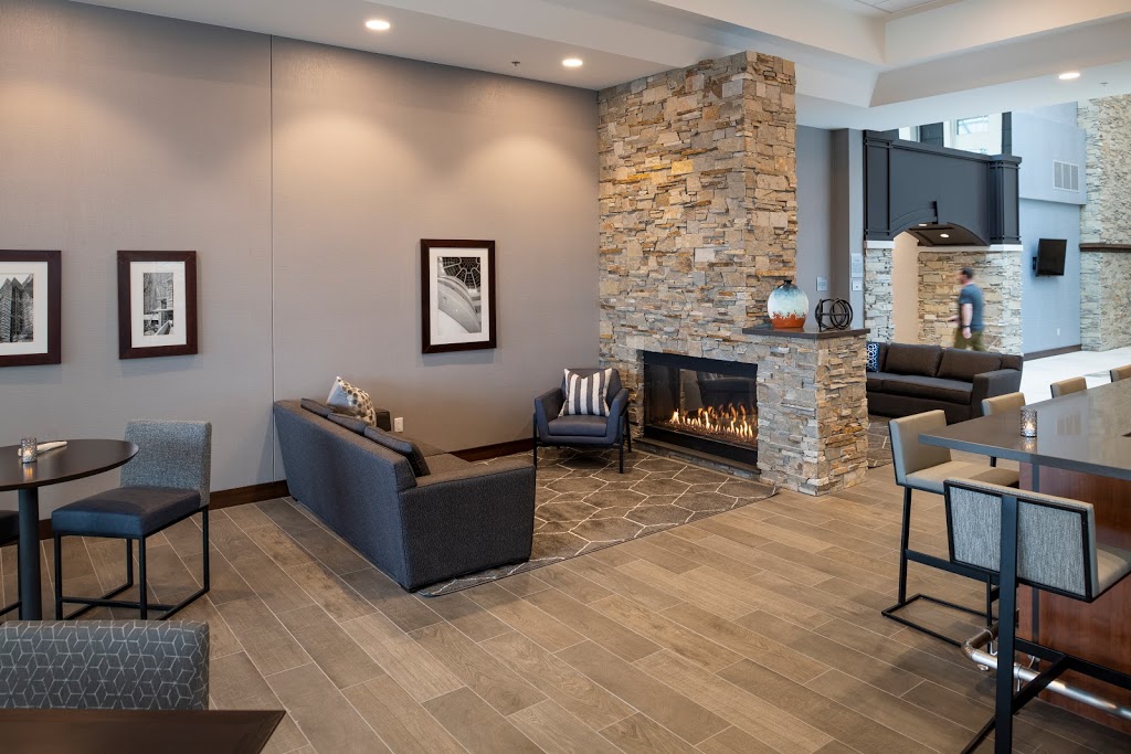 Tailwinds | restaurant | 4402 E Washington Ave, Madison, WI 53704, USA | 6084053636 OR +1 608-405-3636