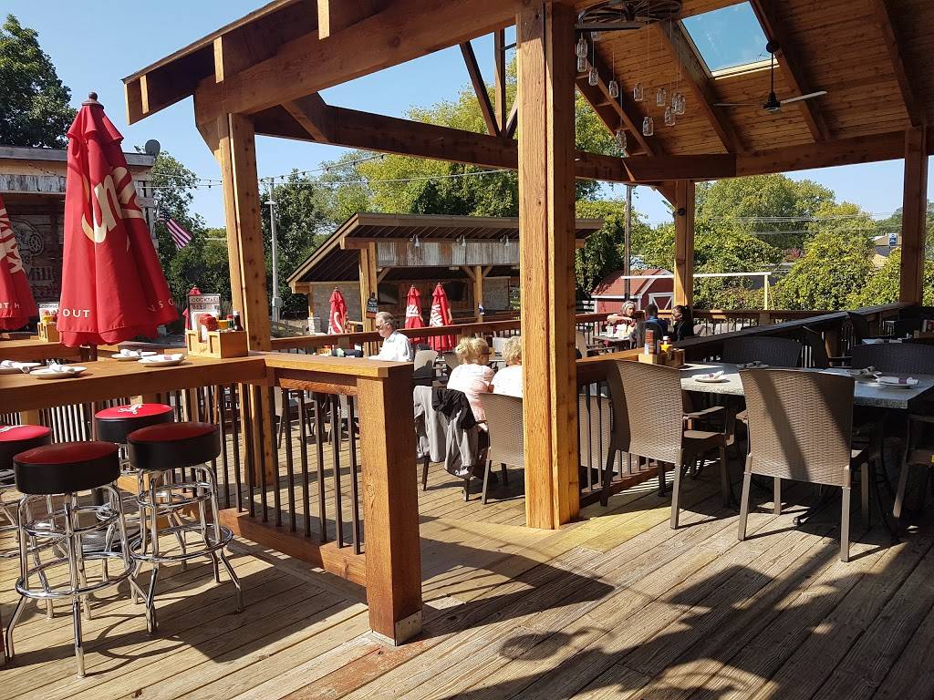 Nikos Red Mill Tavern | restaurant | 1040 Lake Ave, Woodstock, IL 60098, USA | 8153386455 OR +1 815-338-6455