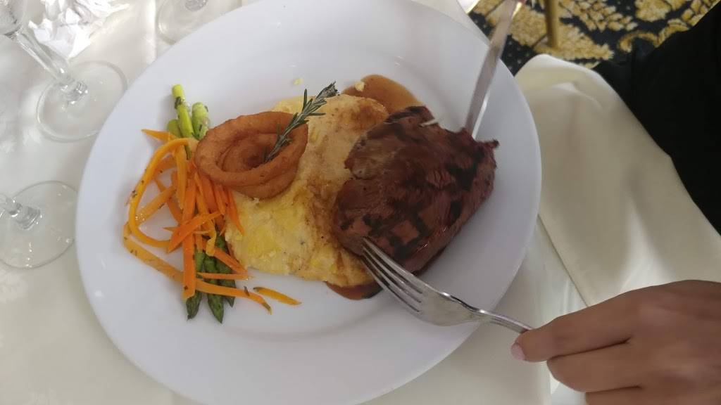 Giorgios Baiting Hollow | restaurant | 100 Fox Hill Dr, Baiting Hollow, NY 11933, USA | 6317276076 OR +1 631-727-6076