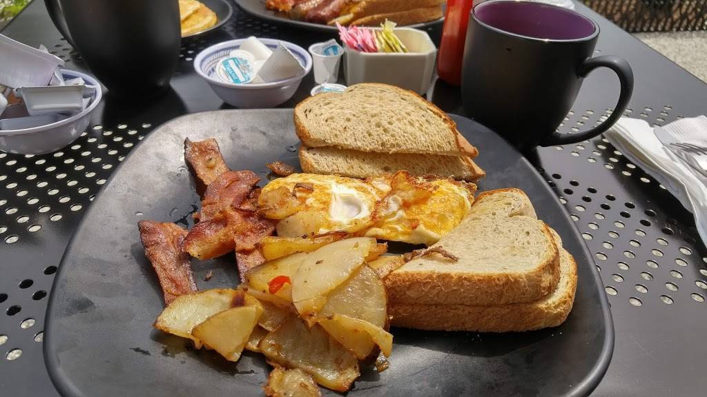 The Loft Restaurant | The Cove Resort | restaurant | 183 Main St, West Yarmouth, MA 02673, USA | 7745522177 OR +1 774-552-2177