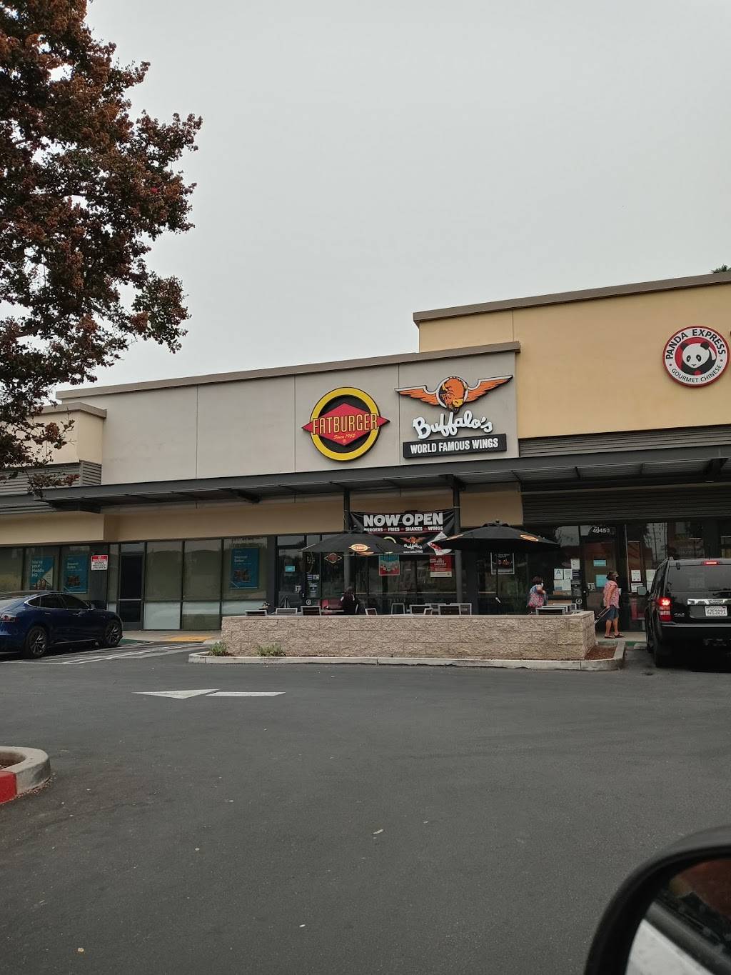 Fatburger & Buffalos Express | restaurant | 4945 Eagle Rock Blvd Unit B, Los Angeles, CA 90041, USA | 3237390437 OR +1 323-739-0437