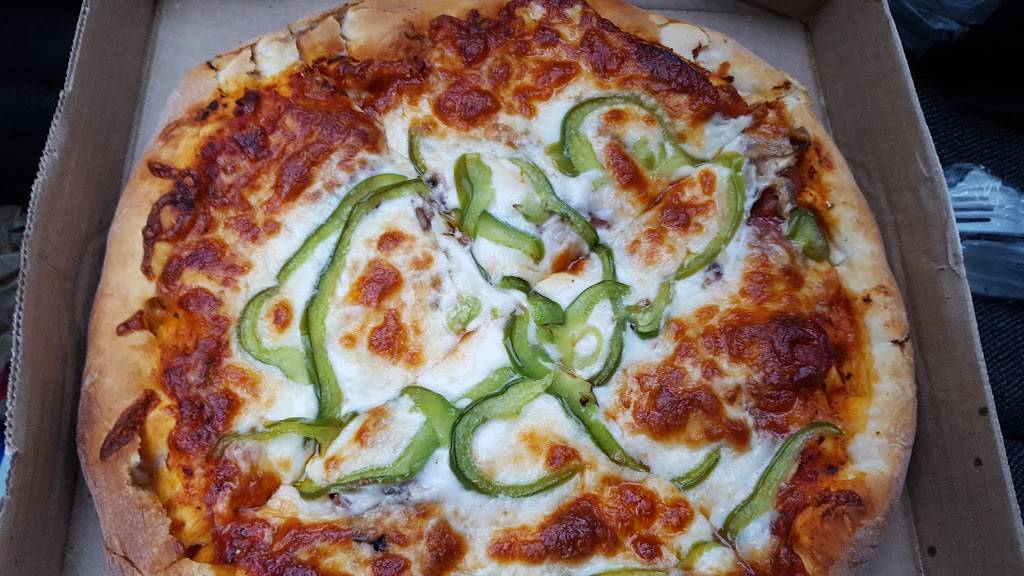 Lachine Arena Pizza & Bar-B-Q | restaurant | 2505 Rue Provost, Lachine, QC H8S 1R2, Canada | 5146376729 OR +1 514-637-6729