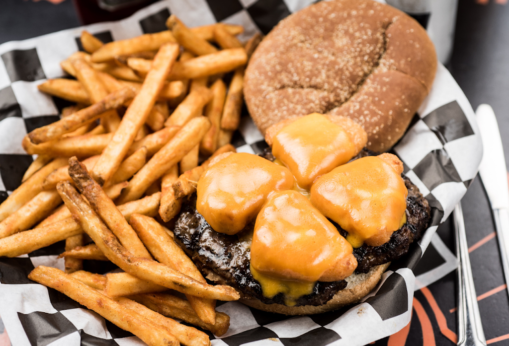 Wayne & Larrys Sports Bar & Grill | restaurant | 933 Iowa St, Lawrence, KS 66044, USA | 7858567170 OR +1 785-856-7170