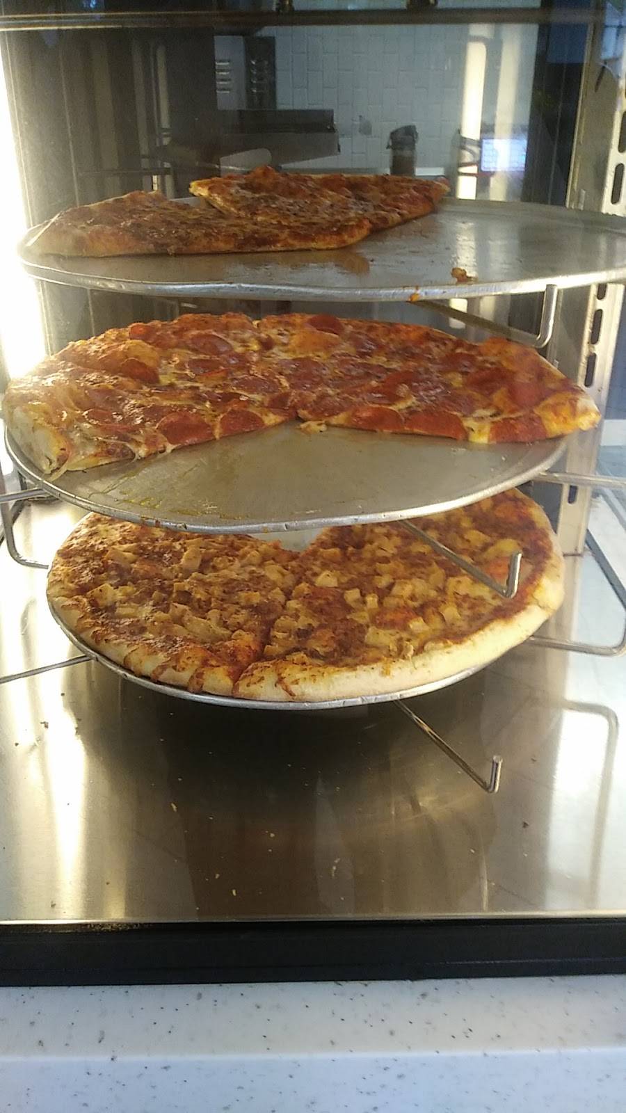 Rusty Lantern Market | restaurant | South Portland, ME 04106, USA | 2078355778 OR +1 207-835-5778