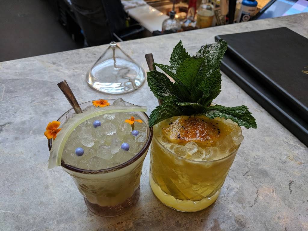 Perles et Paddock | restaurant | 403 Rue des Seigneurs, Montréal, QC H3J 1X7, Canada | 5149310004 OR +1 514-931-0004