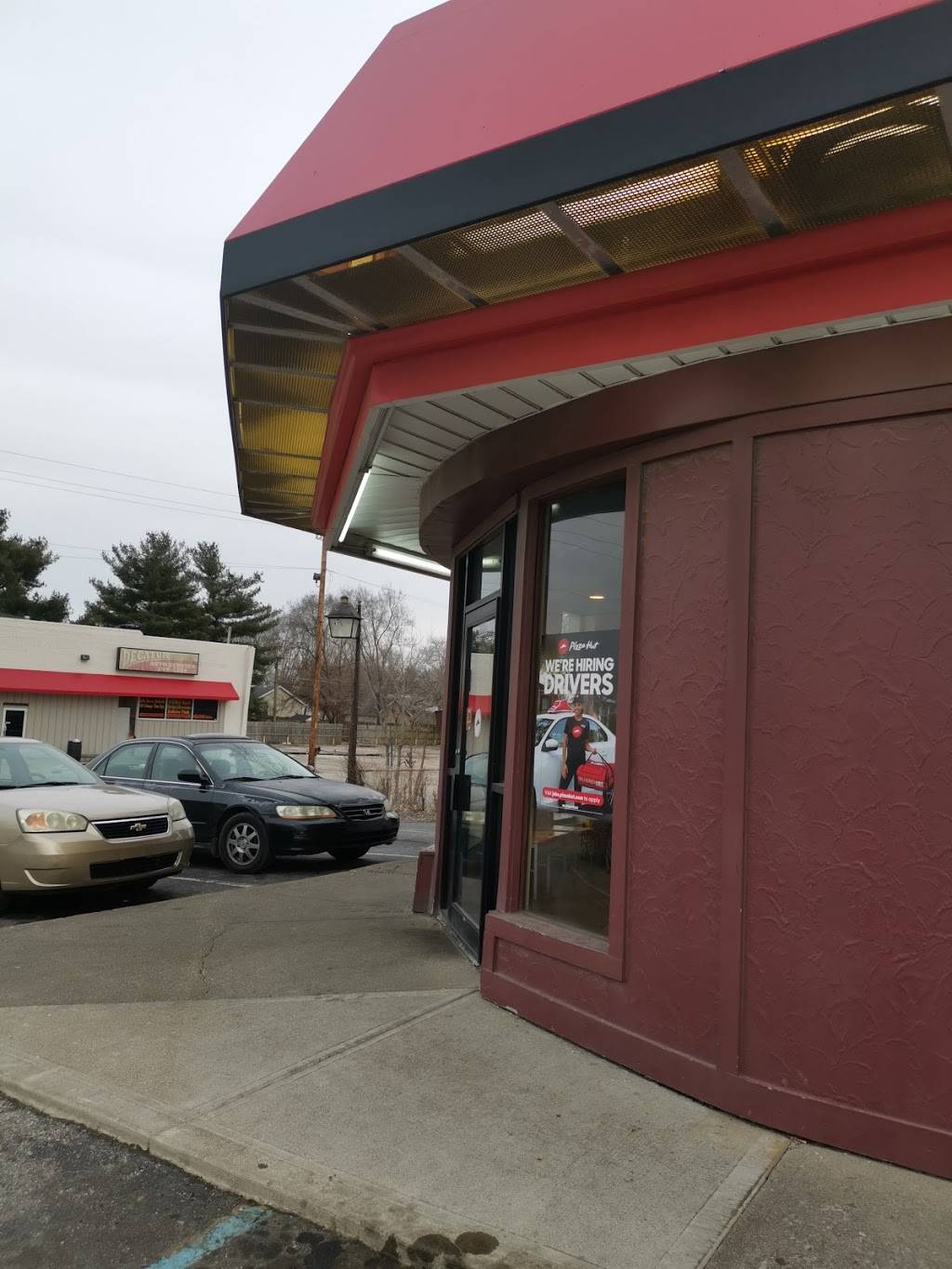 Pizza Hut | restaurant | 3006 S Holt Rd, Indianapolis, IN 46221, USA | 3174849800 OR +1 317-484-9800