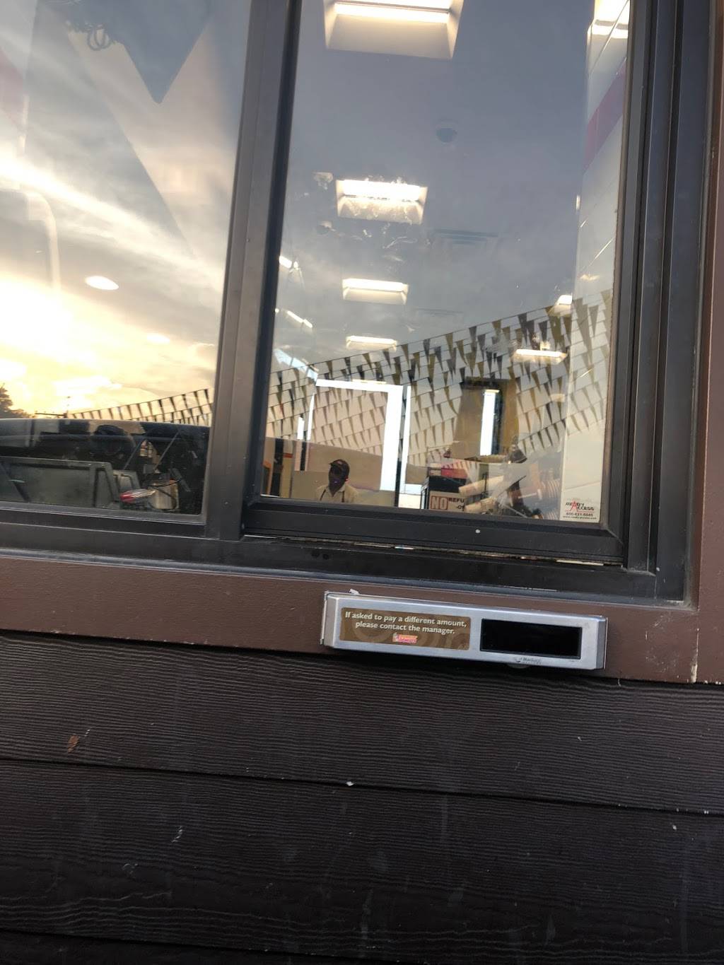 Dunkin Donuts | cafe | 1400 W 127th St, Calumet Park, IL 60827, USA | 7083858177 OR +1 708-385-8177