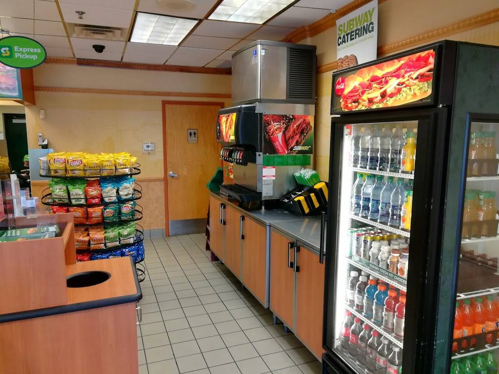Subway | restaurant | 187 Cheshire Ln, Plymouth, MN 55441, USA | 9527459528 OR +1 952-745-9528
