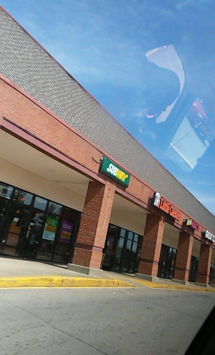 Subway | restaurant | 193 Boone Station Rd, Shelbyville, KY 40065, USA | 5026337827 OR +1 502-633-7827