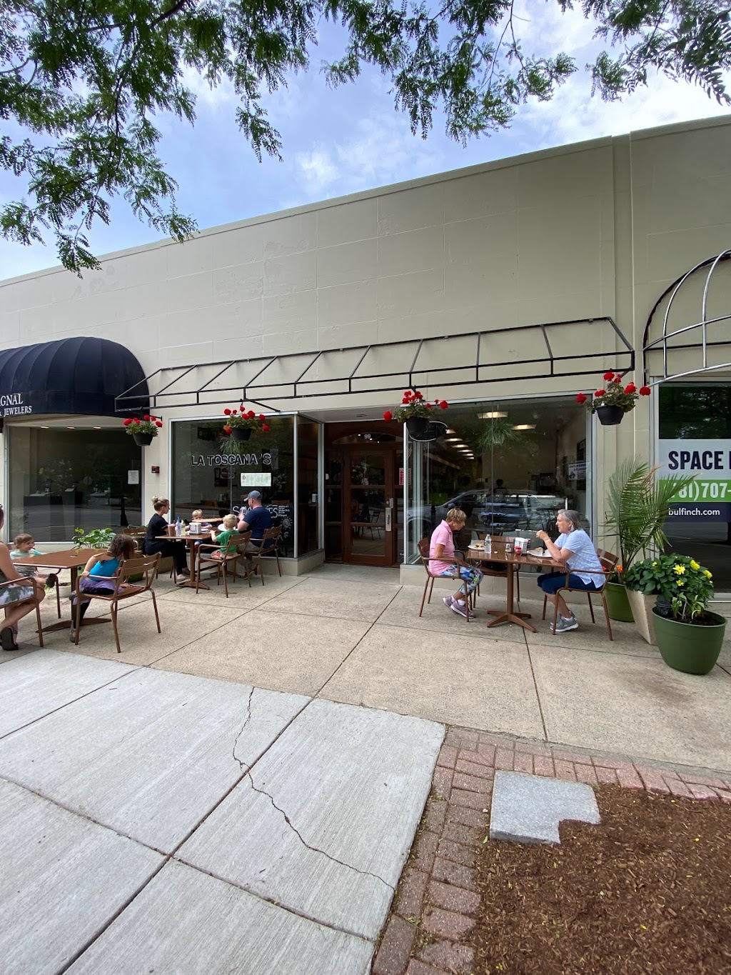 La Toscanas Pizzeria | restaurant | 99 Central St, Wellesley, MA 02482, USA | 7812350316 OR +1 781-235-0316