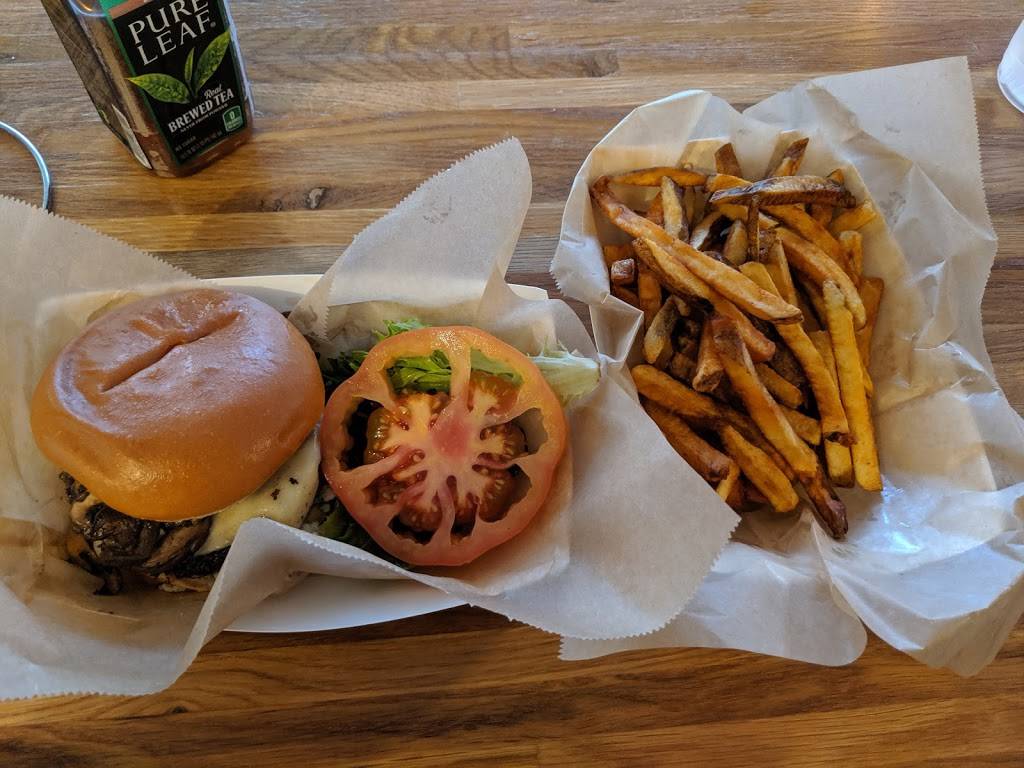 Little Brother Burger Company | restaurant | 420 Main St, New London, NH 03257, USA | 6038770196 OR +1 603-877-0196