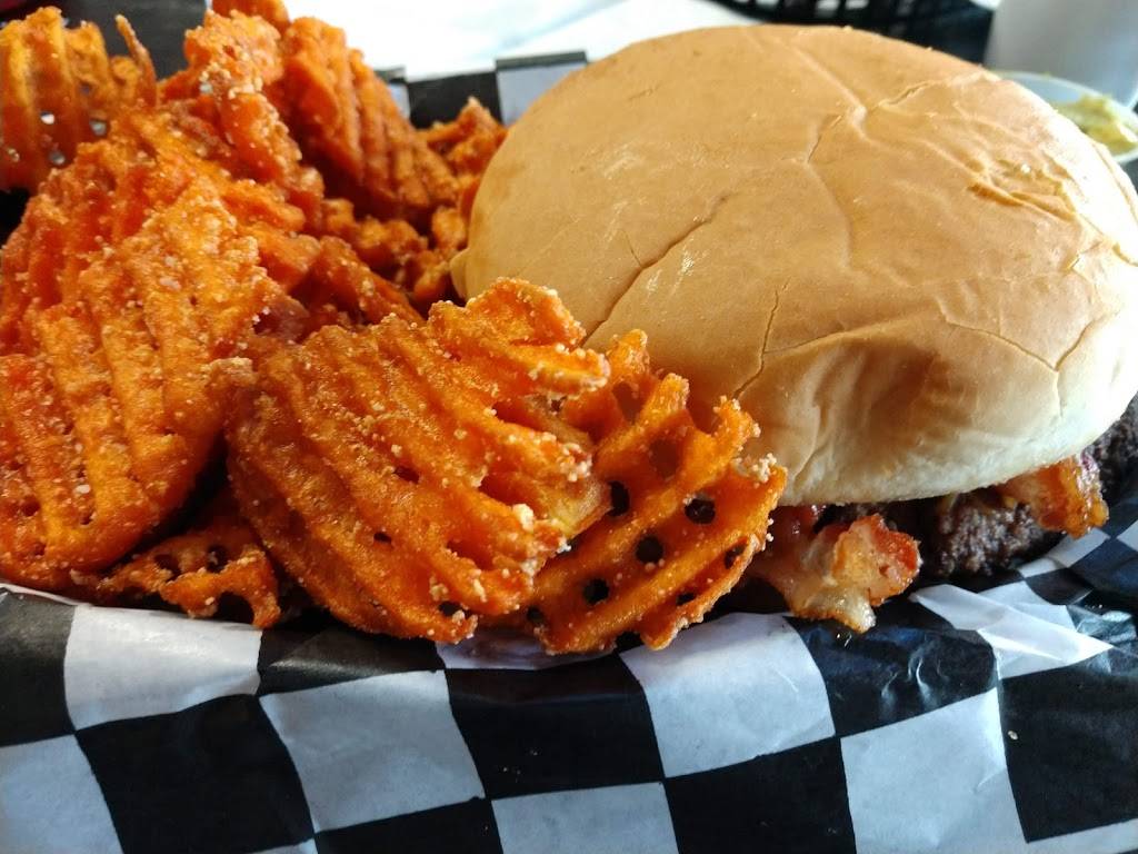 Fat Boy Burgers | restaurant | 104 US-281, Johnson City, TX 78636, USA | 8308680264 OR +1 830-868-0264