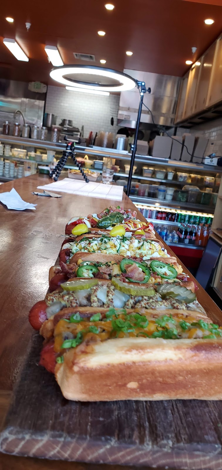 Woofers Hot Dogs | restaurant | 5439 Sepulveda Blvd, Culver City, CA 90230, USA | 4242589239 OR +1 424-258-9239