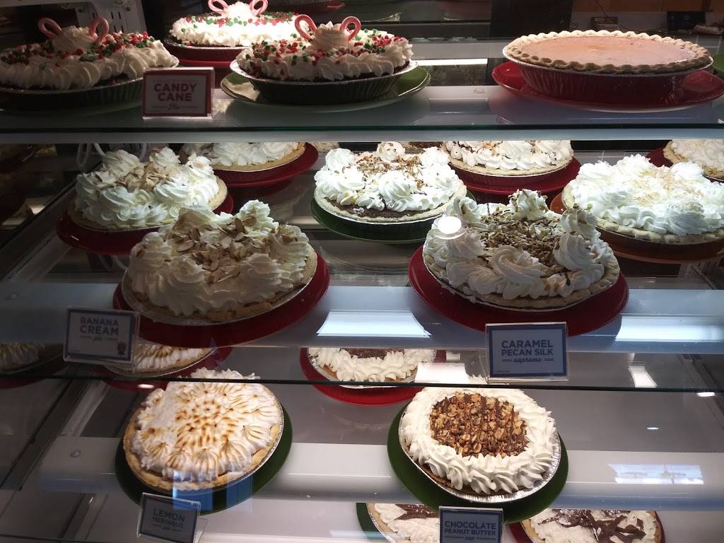 Village Inn | bakery | 3535 S Meridian Ave, Wichita, KS 67217, USA | 3169469000 OR +1 316-946-9000