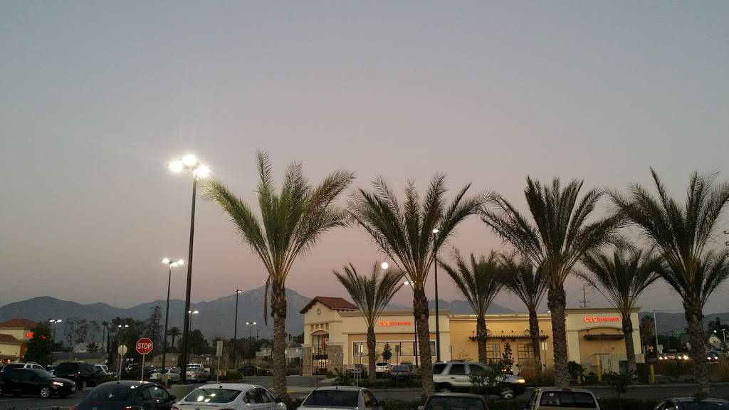 Starbucks | cafe | 1755 E Lugonia Ave, Redlands, CA 92374, USA | 9097945104 OR +1 909-794-5104