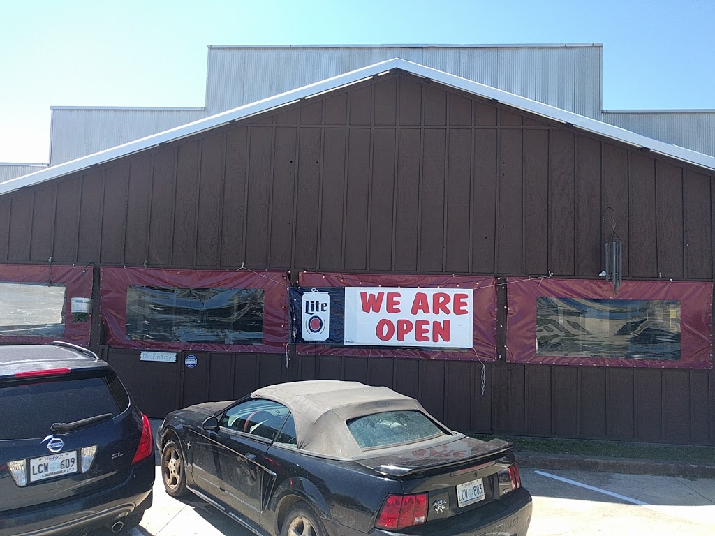 Squealers | restaurant | 4950 Great River Dr, Meridian, MS 39305, USA | 6014832727 OR +1 601-483-2727