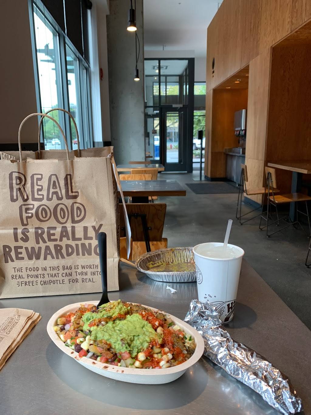 Chipotle Mexican Grill | restaurant | 1317 Q St Suite 100, Lincoln, NE 68508, USA | 4024741133 OR +1 402-474-1133