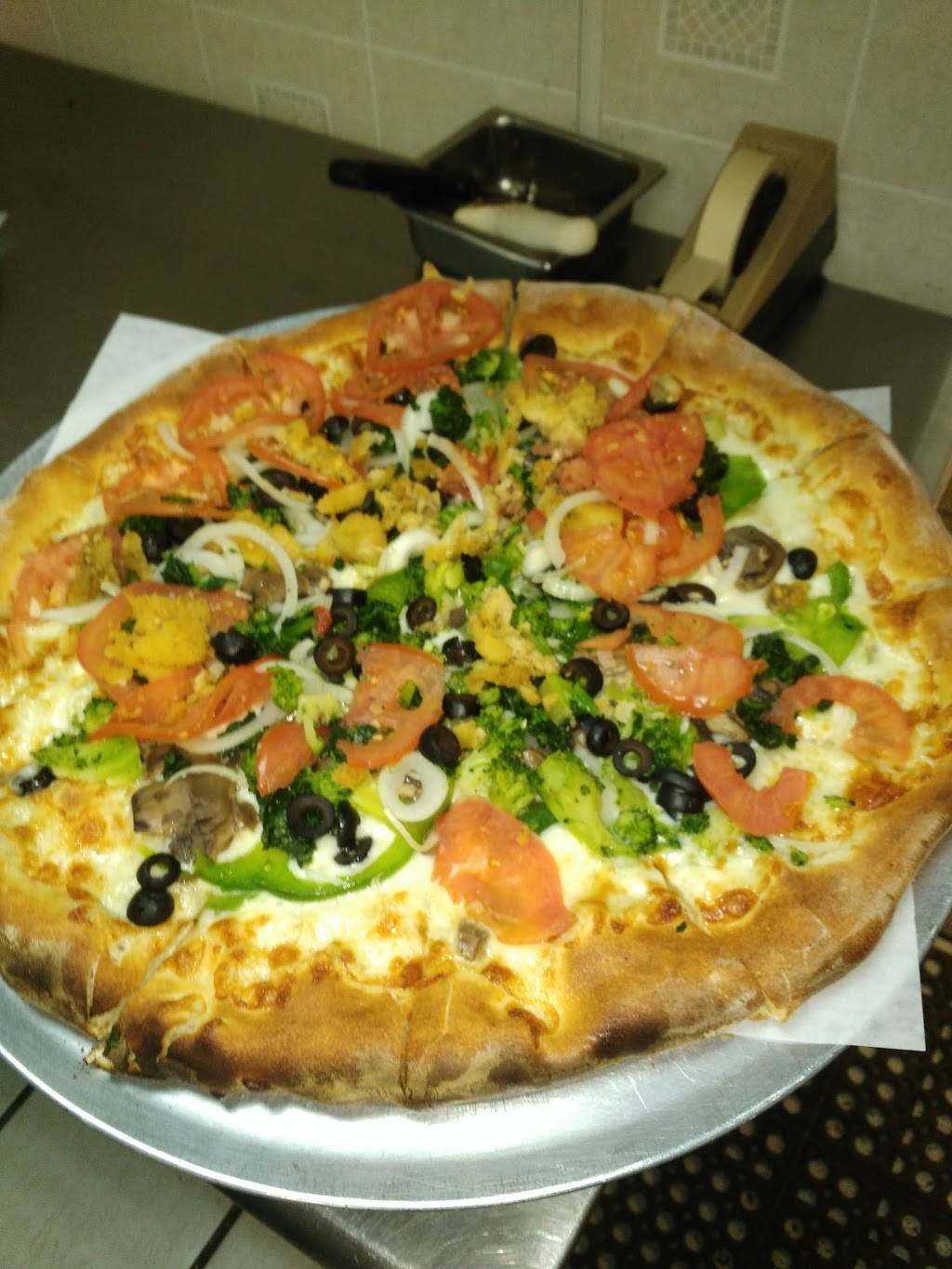 Bakis Pizzeria | restaurant | 105 Waterbury Rd, Prospect, CT 06712, USA | 2037587311 OR +1 203-758-7311