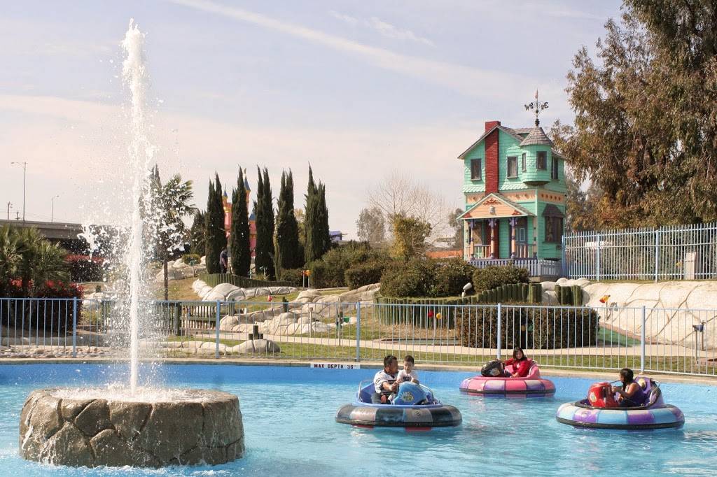 Camelot Park | meal takeaway | 1251 Oak St, Bakersfield, CA 93304, USA | 6618591812 OR +1 661-859-1812