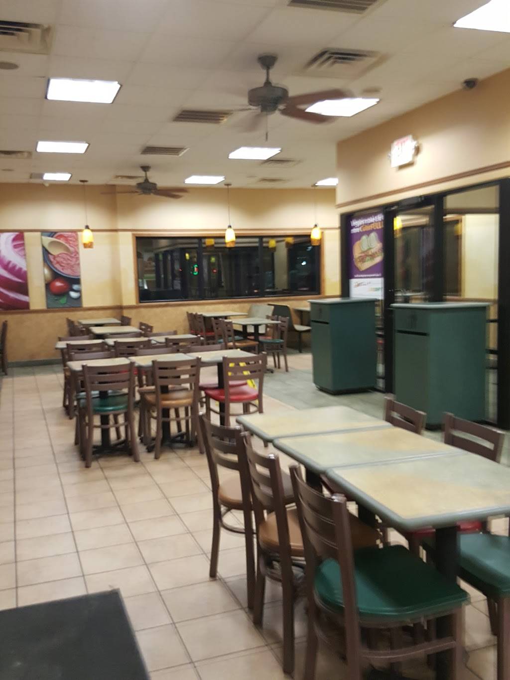 Subway | restaurant | 801 N Walnut St, Mt Carmel, IL 62863, USA | 6182627774 OR +1 618-262-7774