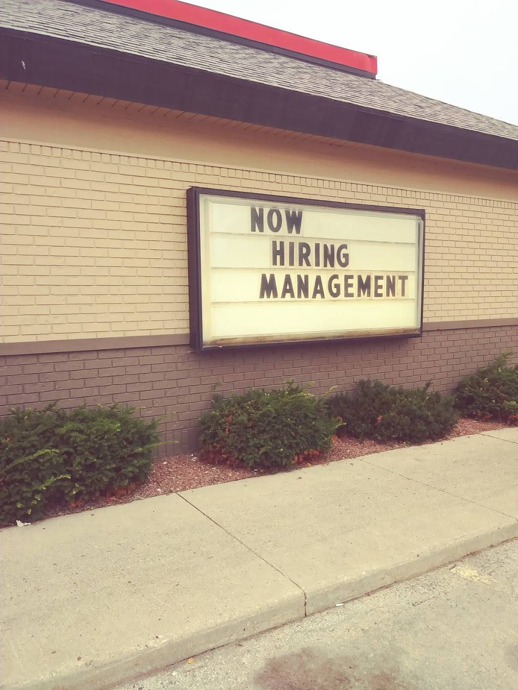 Burger King | restaurant | 711 N Memorial Dr, Green Bay, WI 54303, USA | 9204946975 OR +1 920-494-6975