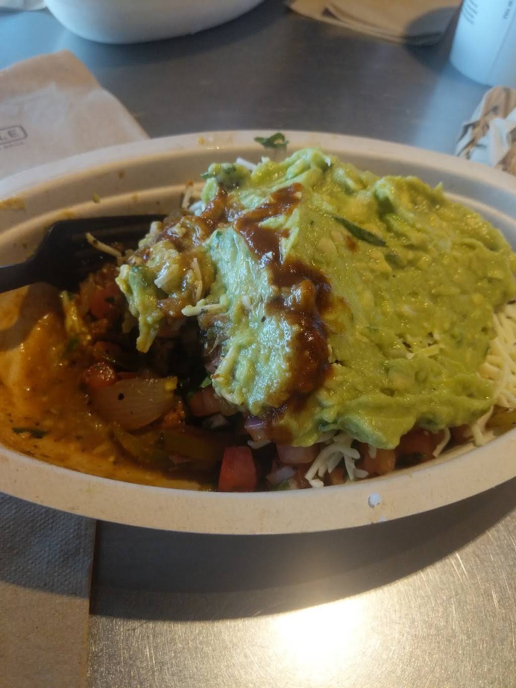 Chipotle Mexican Grill | restaurant | 300 West Washington Street, East Peoria, IL 61611, USA | 3098635853 OR +1 309-863-5853