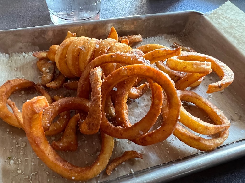 Foxs Hole in the Wall | restaurant | 124 Princess St, Wilmington, NC 28401, USA | 9103991263 OR +1 910-399-1263