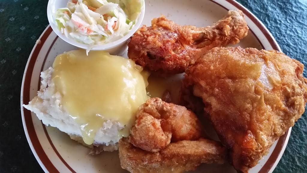 Crandalls Restaurant | restaurant | 10441 IL-47, Hebron, IL 60034, USA | 8156482609 OR +1 815-648-2609