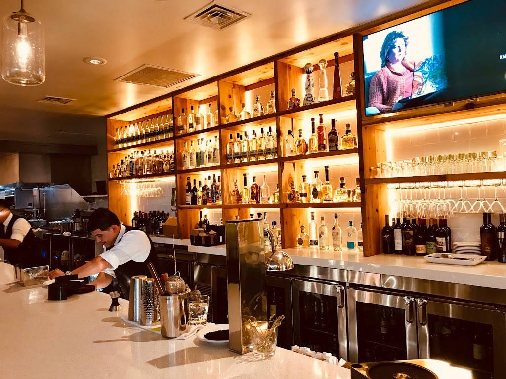 Hugos Invitados | restaurant | 5240 N OConnor Blvd #160, Irving, TX 75039, USA | 2144960590 OR +1 214-496-0590