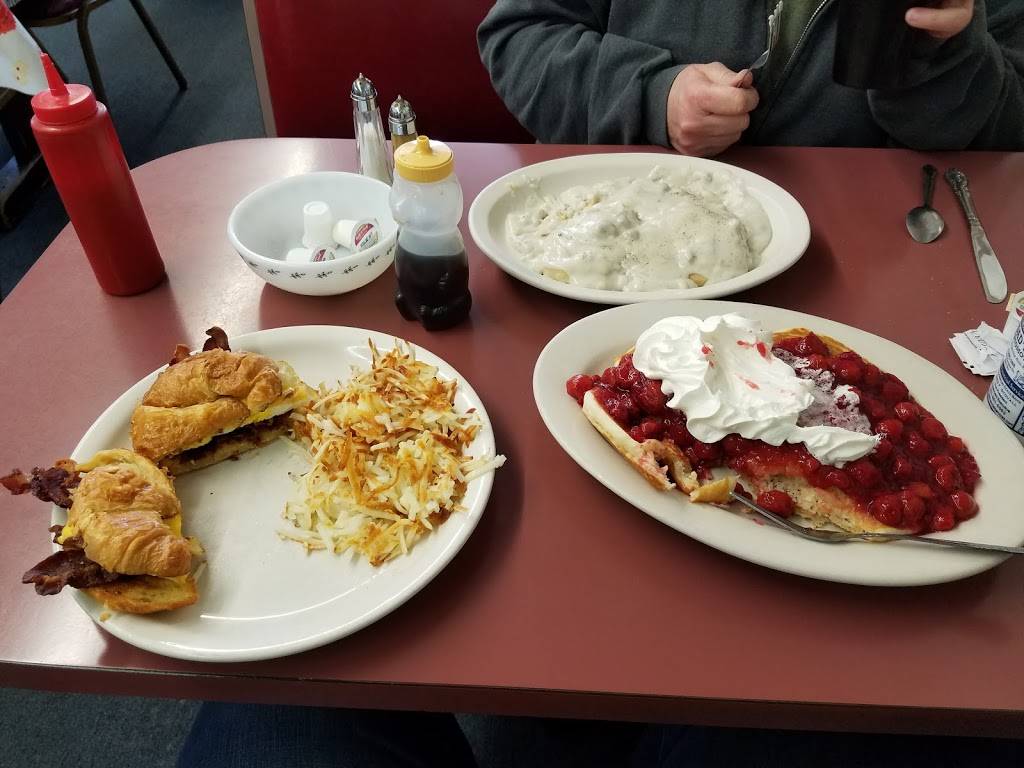 Trailside Restaurant | restaurant | 4723 1st St, New Era, MI 49446, USA | 2318616446 OR +1 231-861-6446