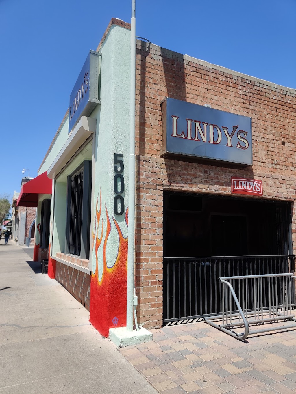 Lindys on 4th | restaurant | 500 N 4th Ave, Tucson, AZ 85705, USA | 5202076970 OR +1 520-207-6970