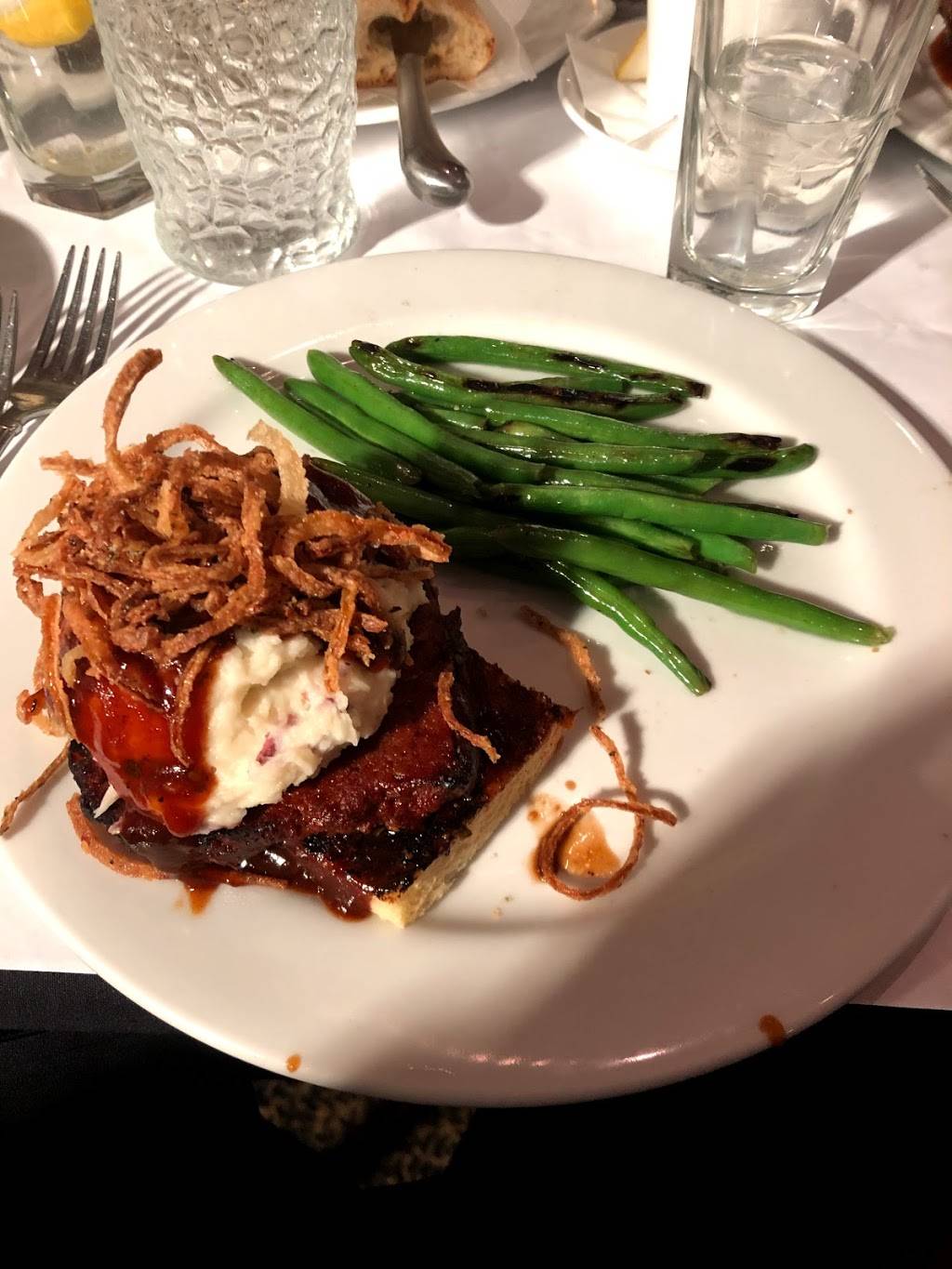 Ivy Restaurant | restaurant | 120 N Hale St, Wheaton, IL 60187, USA | 6306652489 OR +1 630-665-2489