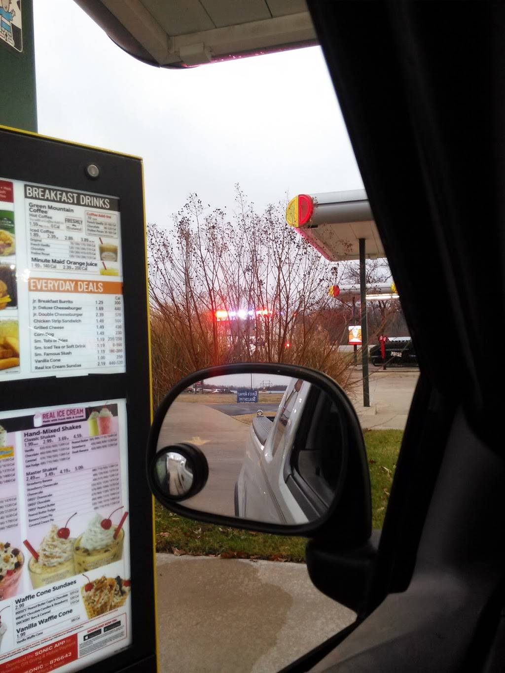 Sonic Drive-In | restaurant | 1621 N, 3rd St, Langley, OK 74350, USA | 9187821406 OR +1 918-782-1406