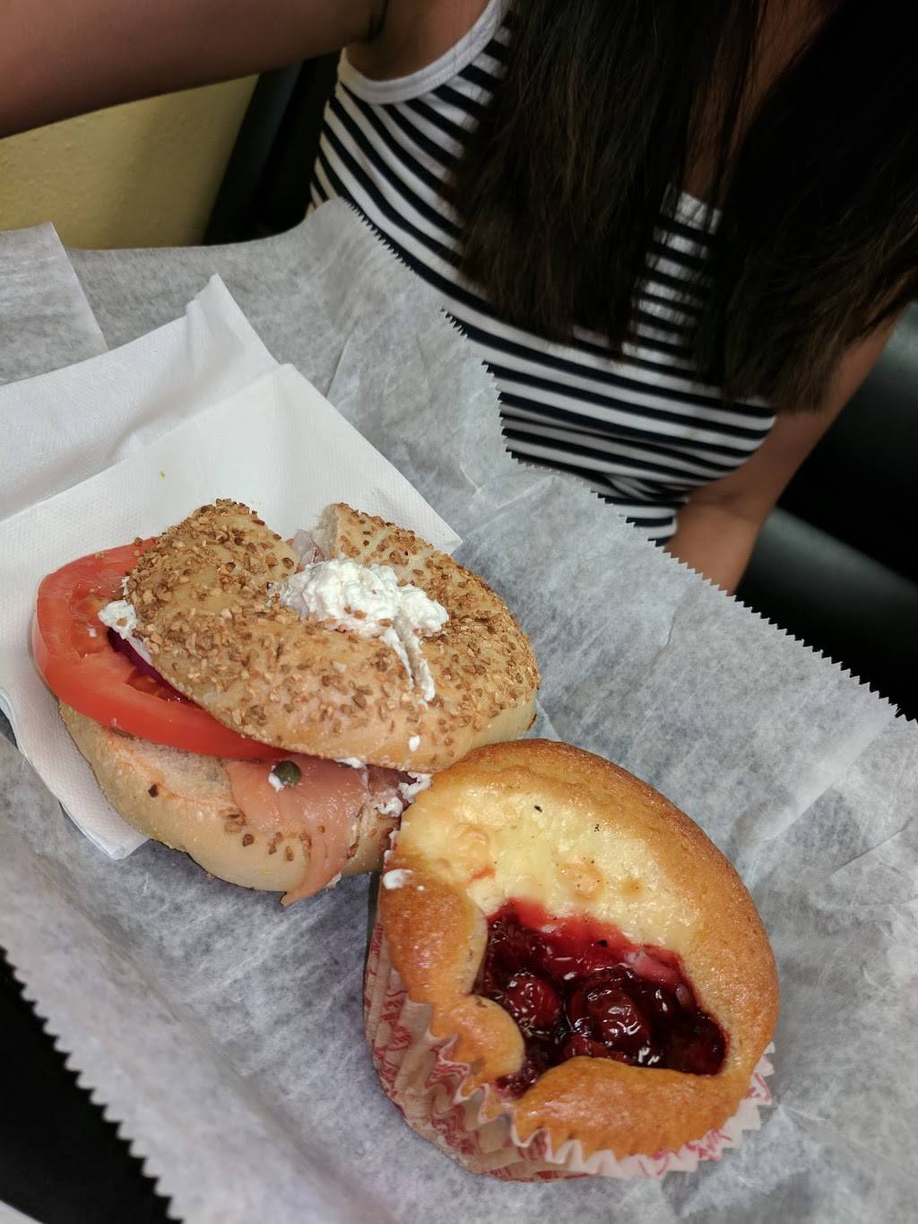 Big Apple Bagels | bakery | 23908 FL-54 #101, Lutz, FL 33559, USA | 8139483187 OR +1 813-948-3187