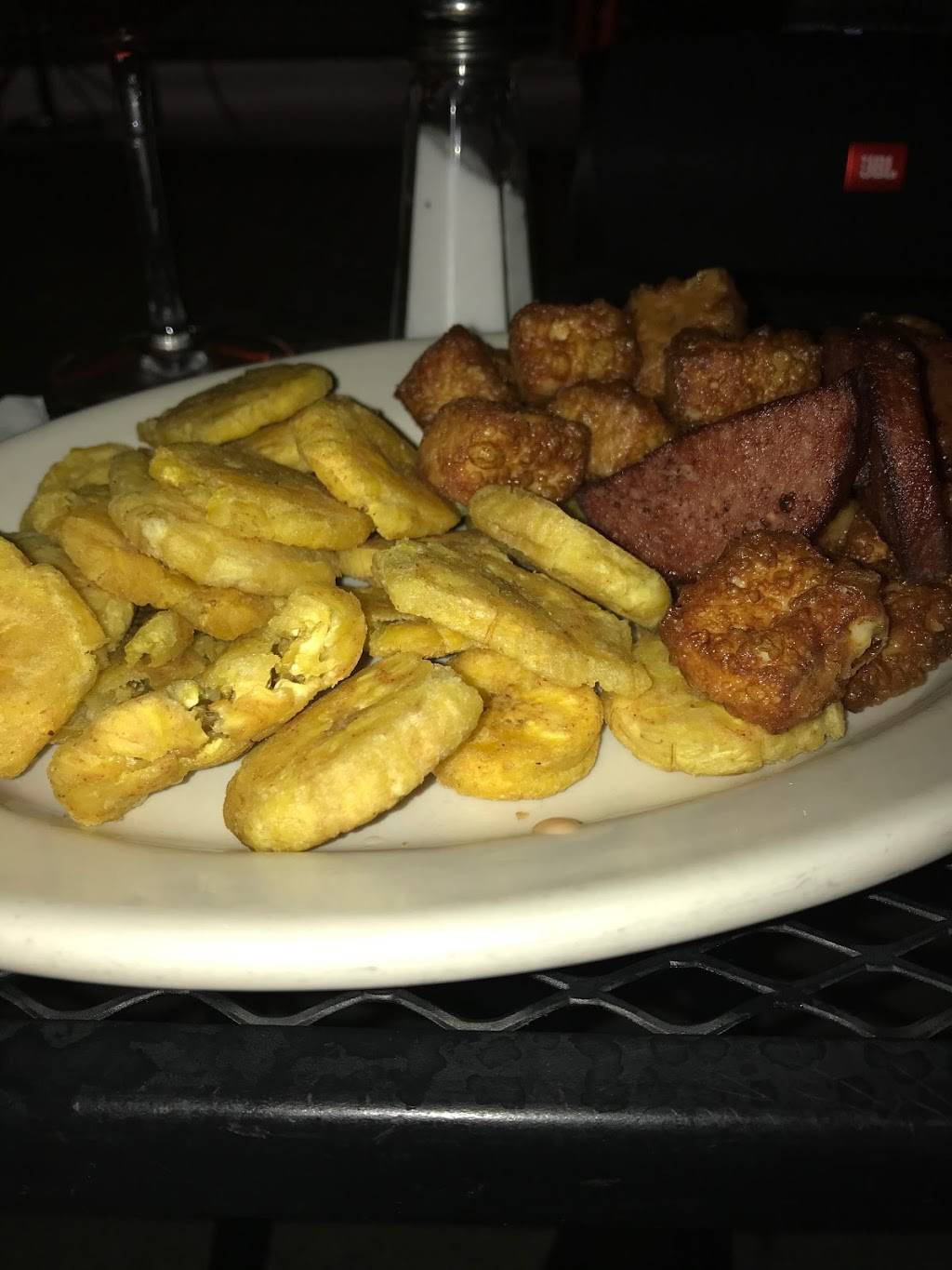 Guira y Tambora | restaurant | 4014 Washington St, Boston, MA 02131, USA | 6173277555 OR +1 617-327-7555