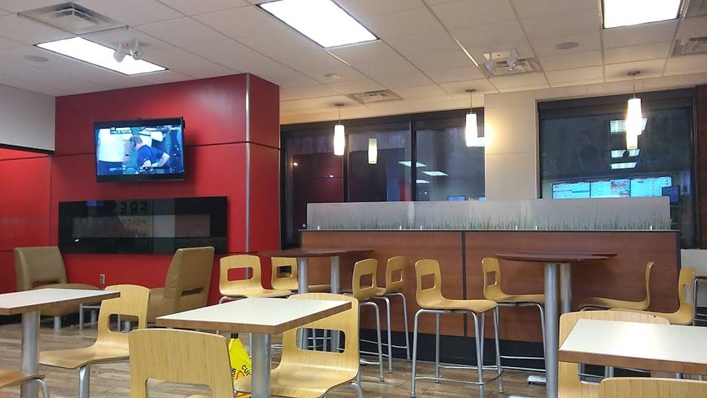 Wendys | restaurant | 15492 Warwick Blvd, Newport News, VA 23608, USA | 7578872489 OR +1 757-887-2489
