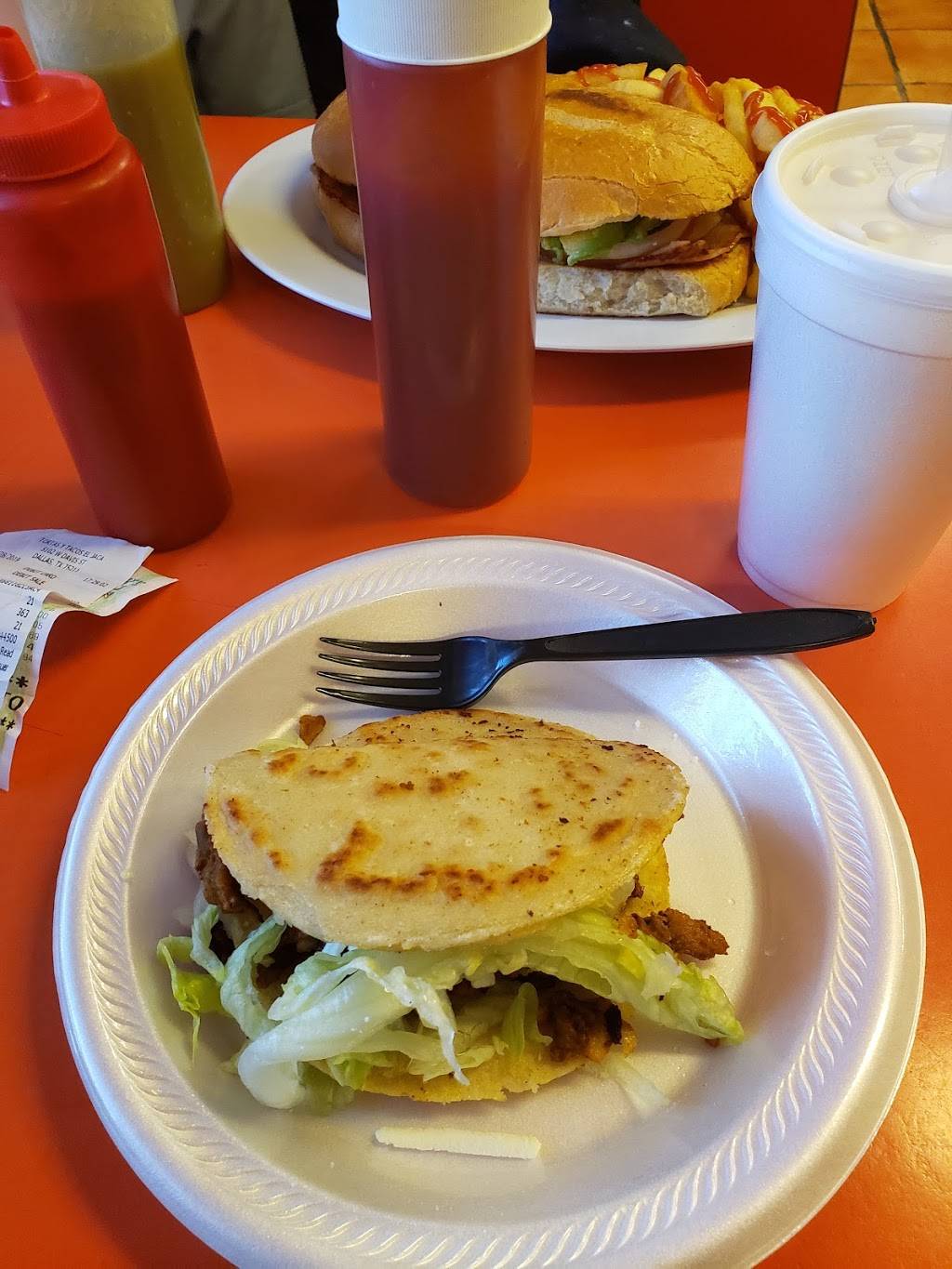 Tortas El Jacalito | restaurant | 5102 W Davis St, Dallas, TX 75211, USA | 2143391101 OR +1 214-339-1101