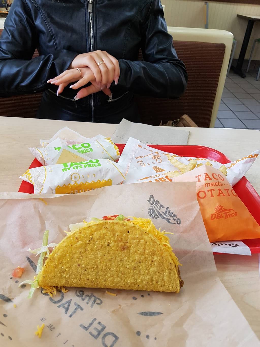 Del Taco | meal takeaway | 5856 Warner Ave, Huntington Beach, CA 92649, USA | 7148466300 OR +1 714-846-6300